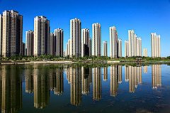 百强房企拿地货值近4.4万亿元