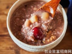 宝宝嘴唇干裂越补水越干燥？