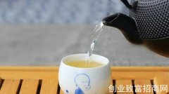 喝茶有讲究：茶水喝不对，营养打折扣