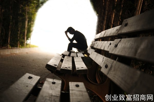 开个小店,为什么就这么难？