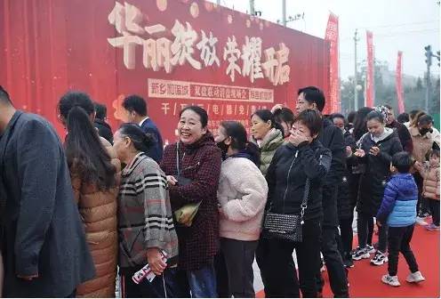 从惨淡经营，到3天营业额破300万，这个县城小门店做对了什么？